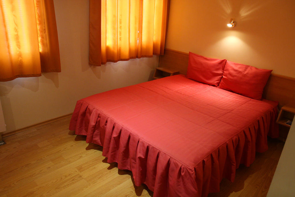 Hotel Mehdjarel Shumen Room photo