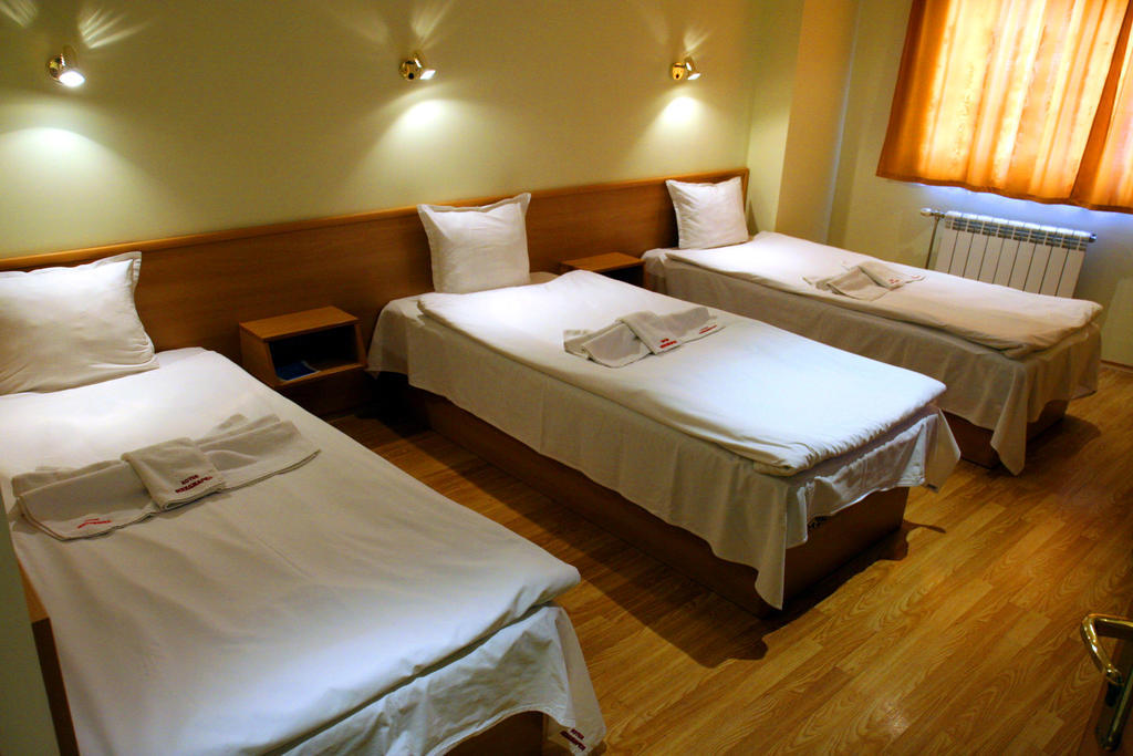 Hotel Mehdjarel Shumen Room photo